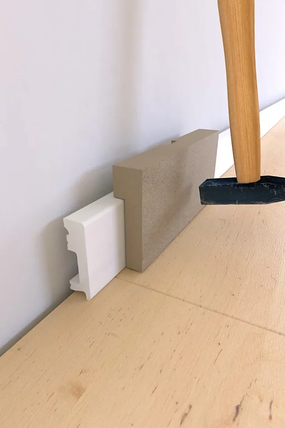 Plinthe 2m x 5 cm noir (vendue à la pièce)-SELIT Discount