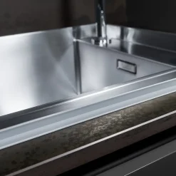 Quest Plinthe Souple Auto-Adhésive en PVC 30x30mm, 15m, Bande Élastique pour Finitions et Étanchéité des Jonctions, beige