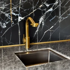 Plinthe Souple Auto-Adhésive en PVC 15x15mm, 15m, Bande Élastique pour Finitions et Étanchéité des Jonctions, l'or-Quest Hot