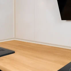 Quest Plinthe Souple Auto-Adhésive en PVC 25x15mm, 20m, Bande Élastique pour Finitions et Étanchéité des Jonctions, bouleau