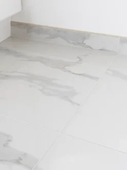 Colours Plinthe Ultimate marbre poli grisé 8 x 60 cm