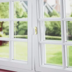 GoodHome Poignée de fenêtre Vras mat blanc l.4,2 x H.6,7 x P.5,4 cm