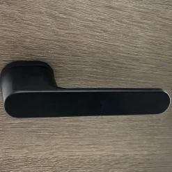 Secury-T Poignées de porte sur rosace oblongue noir mat - Modèle Marina