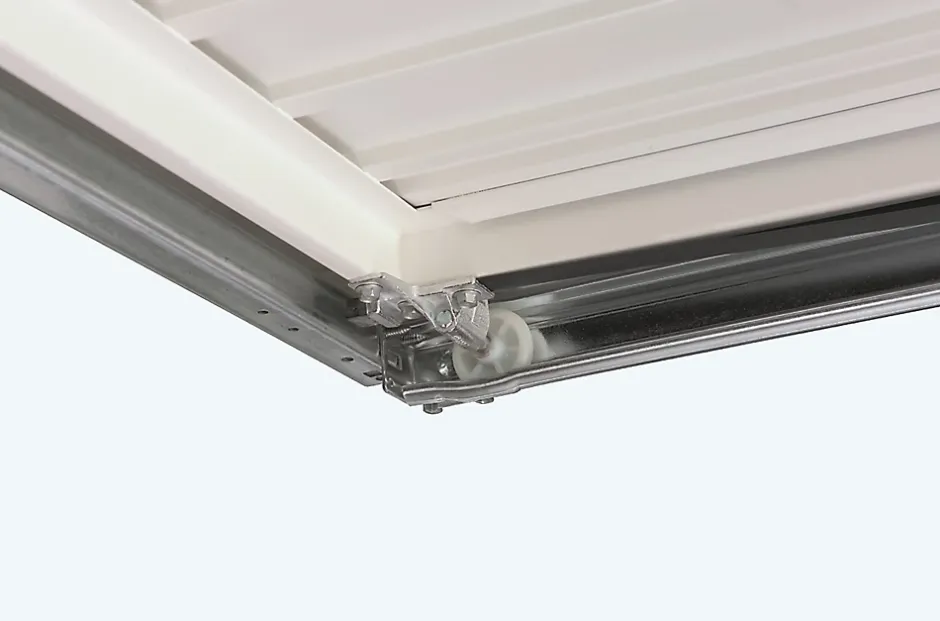 Porte de garage basculante avec portillon acier blanc trafic ral 9016 - l.237,5 x h.200 cm-Hormann Discount