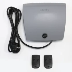 Porte de garage motorisée enroulable aluminium Ambre Blanc H.200 x L.300 cm avec hublots-Protecta Online