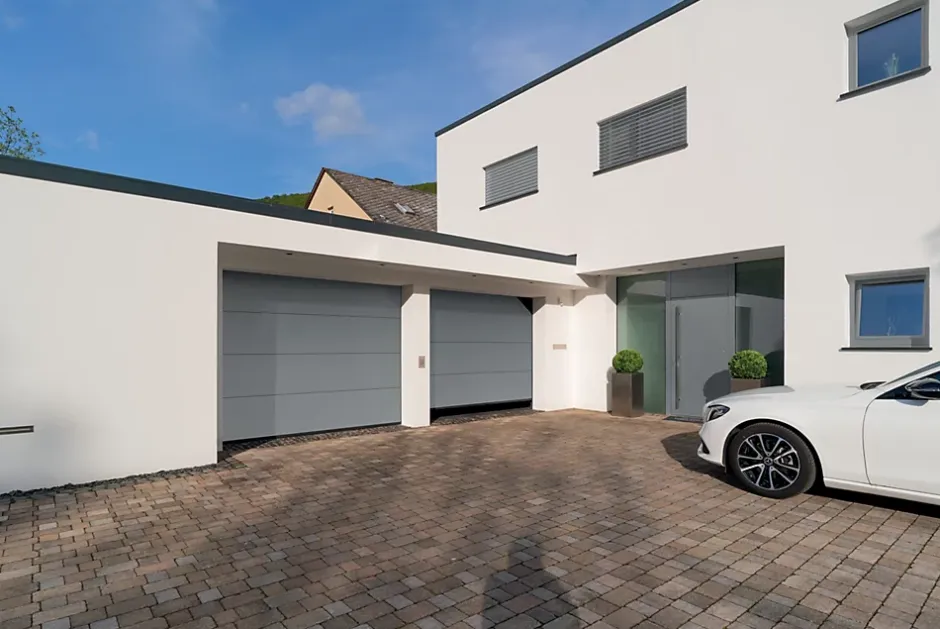 Hormann Porte de garage sectionnelle acier Planar gris aluminium RAL 9007 Matt Deluxe - l.250 x h.212,5 cm - motorisée