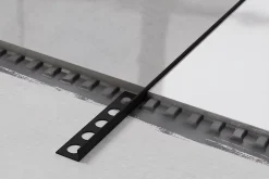 Ilcom Profil angulaire J en acier inoxydable pour les carreaux 10mm x 2700mm - noir matt