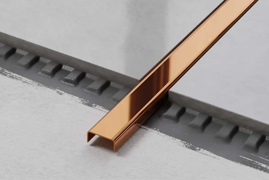 Ilcom Profilé décoratif C en acier inoxydable pour carrelage Cuivre poli - 20 mm x 2700 mm x 0,65 ep.