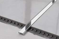 Profilé décoratif C en acier inoxydable pour carrelage Argent poli - 40 mm x 2440 mm x 0,65 ep.-Ilcom Outlet
