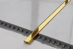 Ilcom Profilé décoratif C en acier inoxydable pour carrelage Or poli - 20 mm x 2700 mm x 0,65 ep.