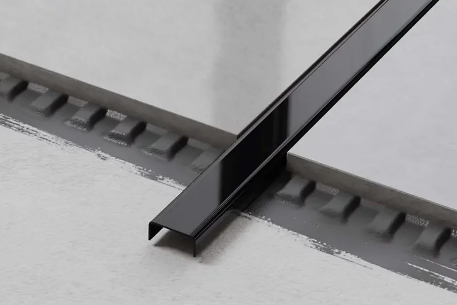 Ilcom Profilé décoratif C en acier inoxydable pour carrelage Noir poli - 20 mm x 2700 mm x 0,65 ep.