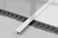 Ilcom Profil décoratif T en acier inoxydable pour couvrir jonction Argent satiné - 20mm X 10mm X 2440mm