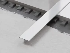 Ilcom Profil décoratif T en acier inoxydable pour couvrir jonction Argent satiné - 20mm X 10mm X 2440mm