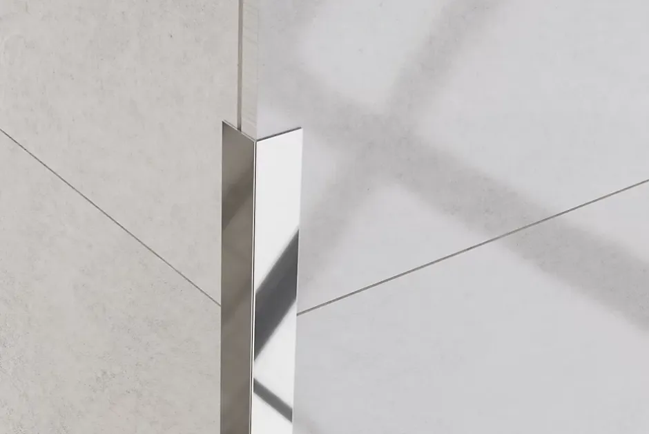 Ilcom Profilé décoratif L Angle extérieur en acier inoxydable 30 mm x 30 mm x 2700 mm - argent poli