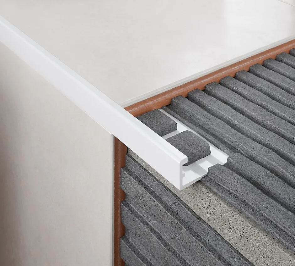 Profilé de carrelage intérieur droit PVC blanc lisse L.2,5m x l.2,28cm x ep.8mm-Diall Outlet