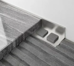 Diall Profilé de carrelage intérieur droit aluminium argent anodisé mat L.2,5m x l.2,2cm x ep.8mm