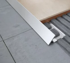 Diall Profilé de rattrapage extérieur droit aluminium brut argent lisse 32mmx100cm