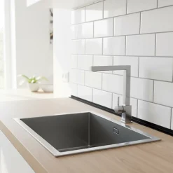 Quest Cornière PVC 20x20 mm de protection et de décoration, baguette d'angle de finition, profilé L, KT, rigide, noir, 200 cm