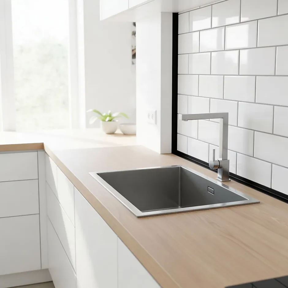 Quest Cornière PVC 20x20 mm de protection et de décoration, baguette d'angle de finition, profilé L, KT, rigide, noir, 200 cm