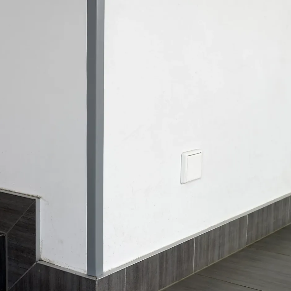 Quest Cornière PVC 50x50 mm de protection et de décoration, baguette d'angle de finition, profilé L, KT, rigide, l'or, 200 cm