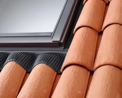 Raccord fenêtre de toit simple sur tuiles EDW CK02 rouge-Velux Outlet