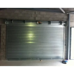 Rideau Métallique Galvanisé Motorisé 220V Lames Pleines 7/10ème L1500 H4500 CLASSIC-4M Sale