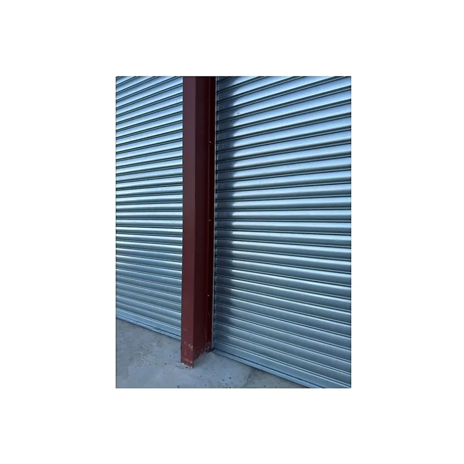 Rideau Métallique Galvanisé Motorisé 220V Lames Pleines 7/10ème L5500 H5000 PREMIUM-4M Outlet