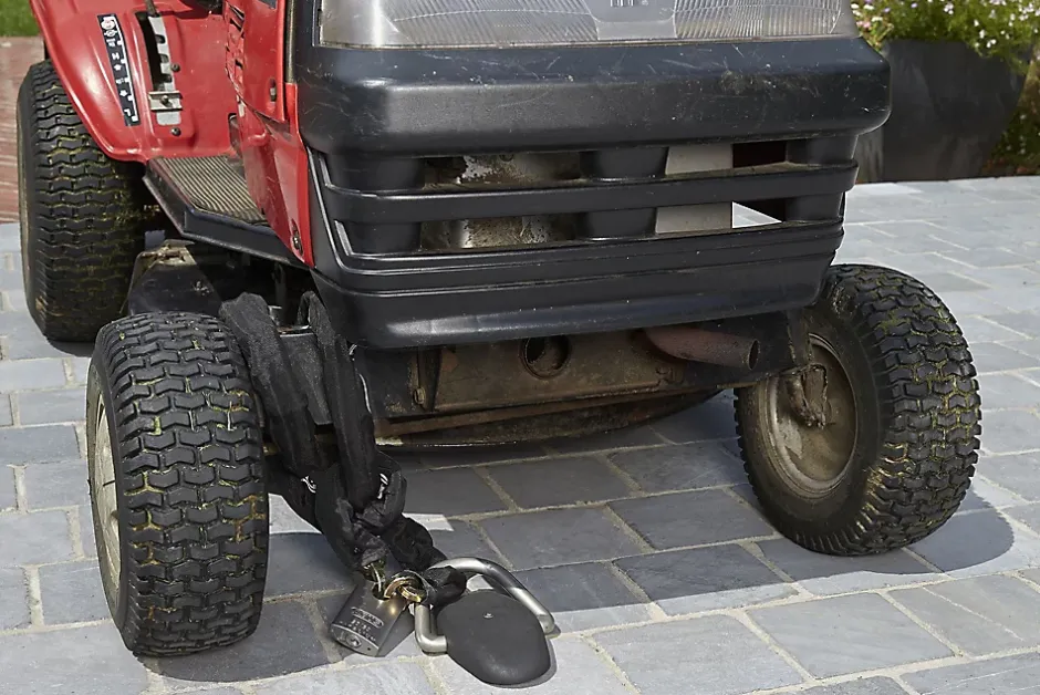 Mottez Sabot d'ancrage A080Q Ø de l'anse 16 mm L. 210 x l.130 x H.25 mm