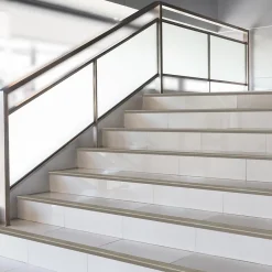 Floordirekt Seuil d'escalier Safety Forme: F Aluminium anodisé Bronze foncé L 134 cm