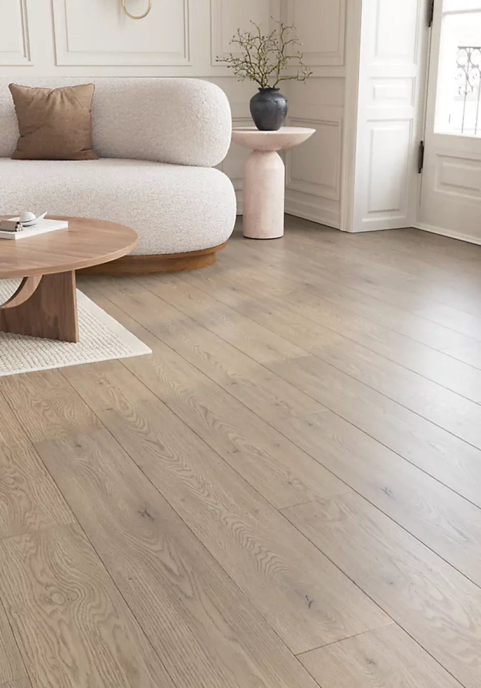 GoodHome Sol stratifié Amande , passage intense AC5, effet chêne grisé, L.138,3 cm x l.19,3 cm x ép.8 mm, résistant à l'eau