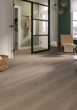 GoodHome Sol stratifié Bolton , passage intense AC5, effet chêne brun, L.126,1 cm x l.24,4 cm x ép.10 mm, résistant à l'eau