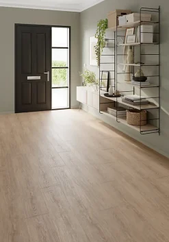 Sol stratifié Bryce , passage intense AC5, effet chêne miel, L.129,2cm x l.19,3cm ép.8 mm, résistant à l'eau-GoodHome Clearance