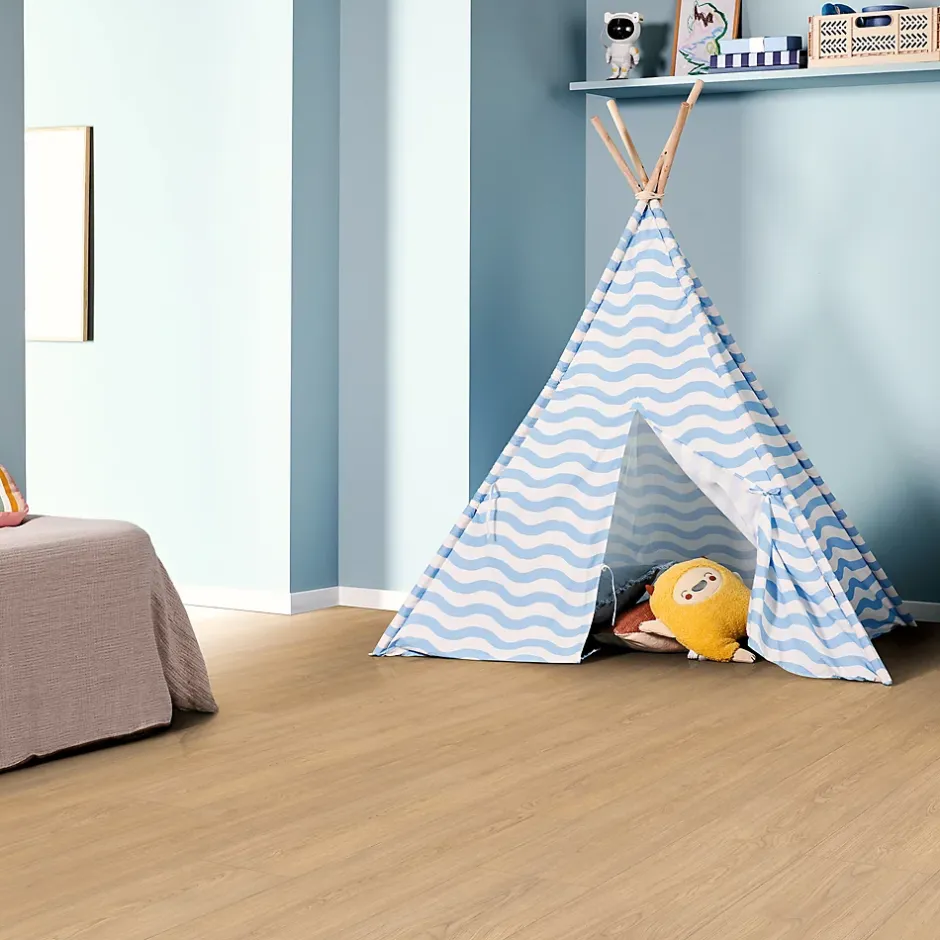 Sol stratifié Bryce , passage intense AC5, effet chêne miel, L.129,2cm x l.19,3cm ép.8 mm, résistant à l'eau-GoodHome Clearance