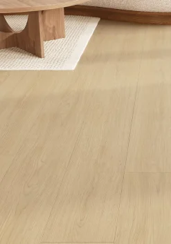 Sol stratifié Bryce , passage intense AC5, effet chêne blond, L.129,2 cm x l.19,3 cm x ép.8 mm, résistant à l'eau-GoodHome Best