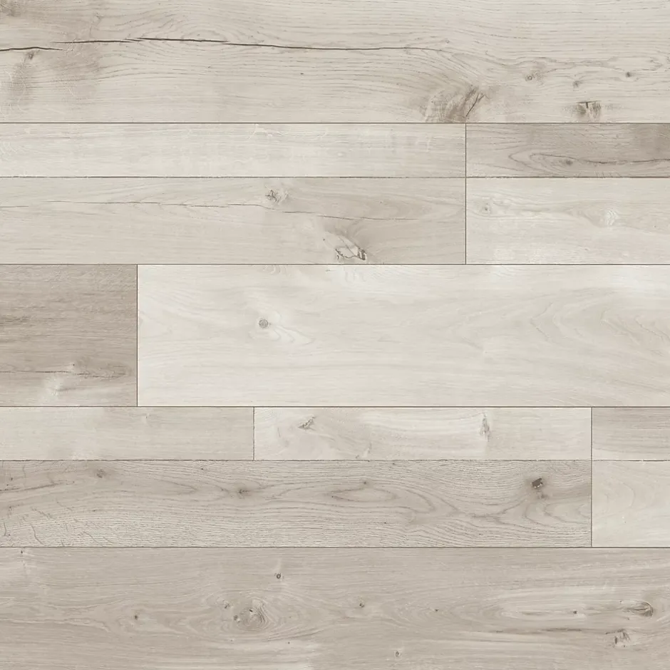 GoodHome Sol stratifié clipsable Bexhill chêne blanc passage élévé AC4 ép.8 mm