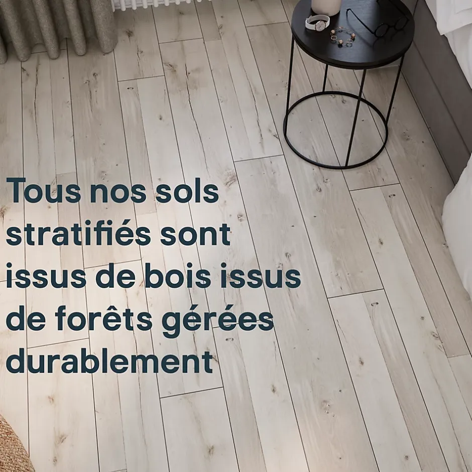 GoodHome Sol stratifié clipsable Bexhill chêne blanc passage élévé AC4 ép.8 mm