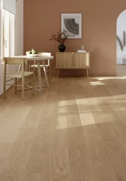 Sol stratifié Comford , passage élevé AC4, effet chêne, L.129,2 cm x l.19,3 cm x ép.8 mm, résistant à l'eau-GoodHome New