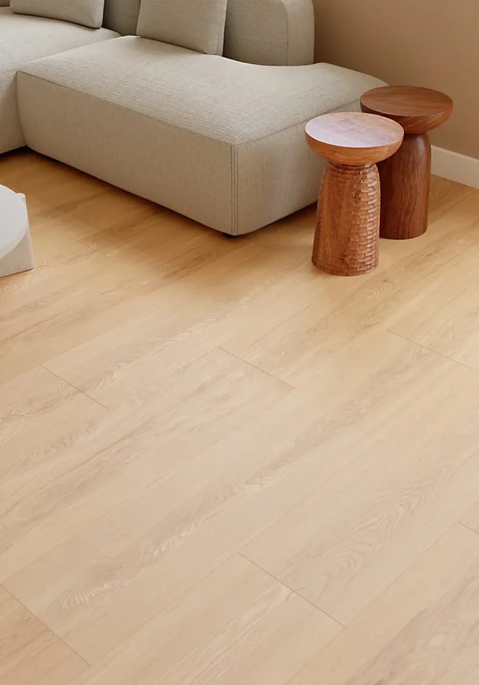 Sol stratifié Dronfield , passage élevé AC4, effet chêne clair, L.128,5 cm x l.28 cm x ép.8 mm-GoodHome Discount