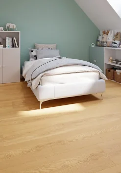 Sol stratifié Dronfield , passage élevé AC4, effet chêne clair, L.128,5 cm x l.28 cm x ép.8 mm-GoodHome Discount