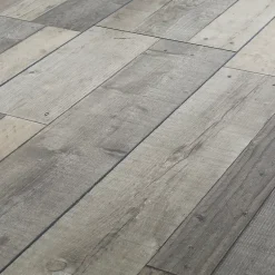 Colours Sol stratifié Dunwich décor chêne gris L. 128,6 x l. 28,2 cm x Ep. 8 mm GoodHome