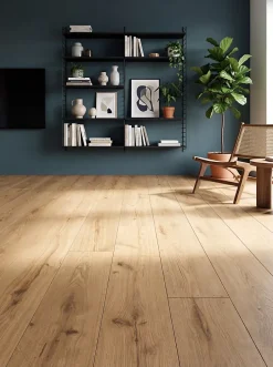 GoodHome Sol stratifié Fleetwood , passage élevé AC4, effet chêne miel, L.138,3 cm x l.19,3 cm x ép.8 mm