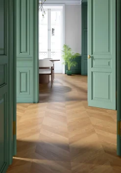 Sol stratifié Leyton , passage intense AC5, effet chêne blond, L.133 cm x l.32,2 cm x ép.10 mm, résistant à l'eau-GoodHome Best