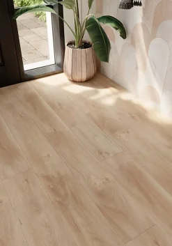 Sol stratifié Lydney , passage intense AC5, effet chêne, L.138,3 cm x l.19,3 cm x ép.8 mm-GoodHome Clearance