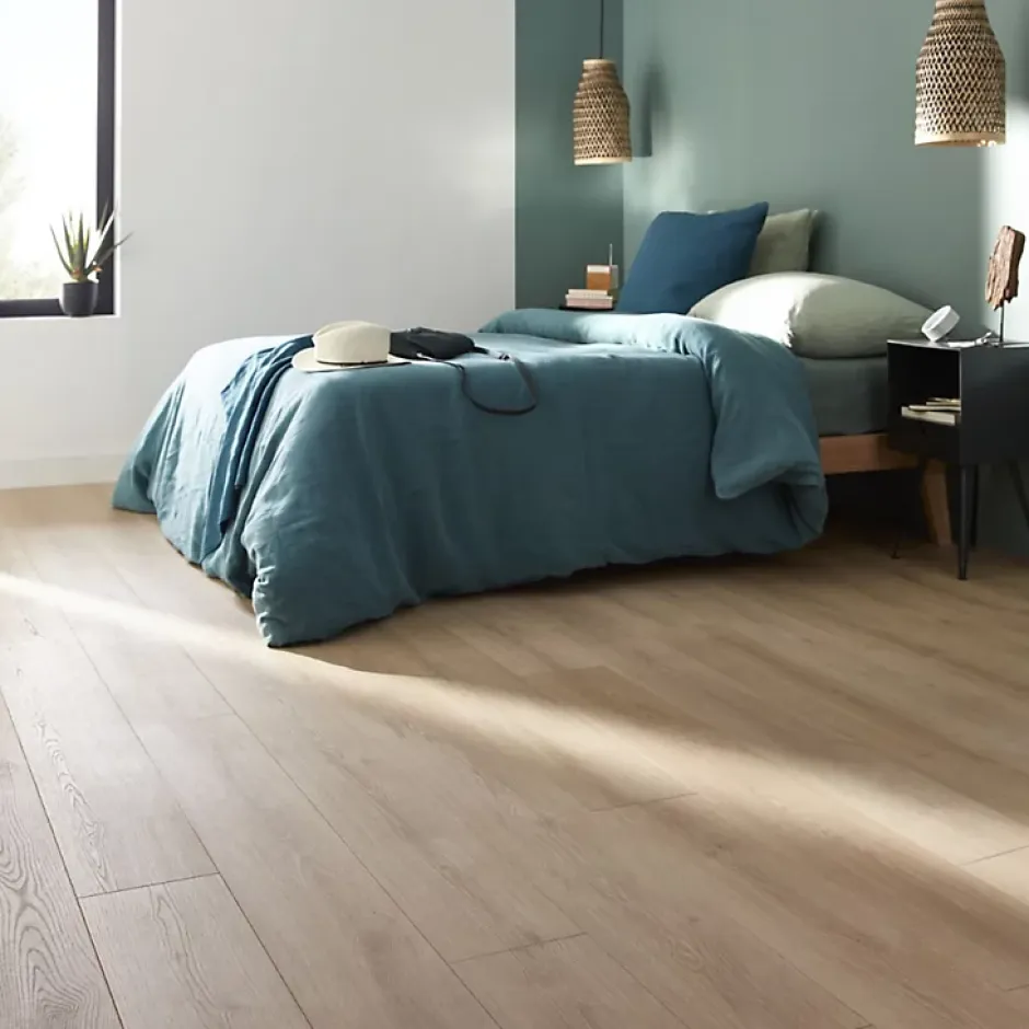 Sol stratifié Malton décor chêne naturel 10 mm l.138 x l.19,3 cm-GoodHome Sale