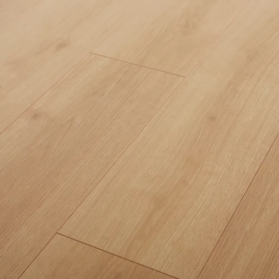 Sol stratifié Malton décor chêne naturel 10 mm l.138 x l.19,3 cm-GoodHome Sale