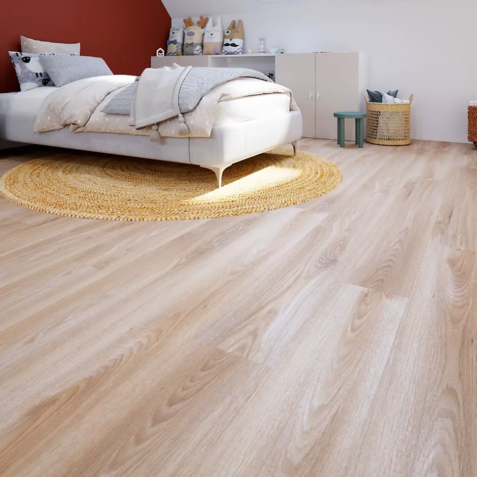 Sol stratifié Northfleet , passage modéré AC3, effet chêne, L.138,3 cm x l.19,3 cm x ép.7 mm-GoodHome New