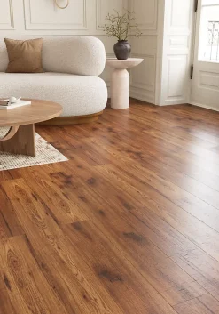 GoodHome Sol stratifié Otley , passage intense AC5, effet chêne brun, L.138,3 cm x l.15,9 cm x ép.8 mm