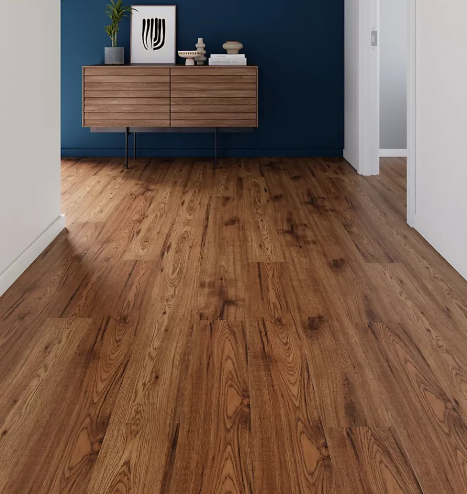 GoodHome Sol stratifié Otley , passage intense AC5, effet chêne brun, L.138,3 cm x l.15,9 cm x ép.8 mm