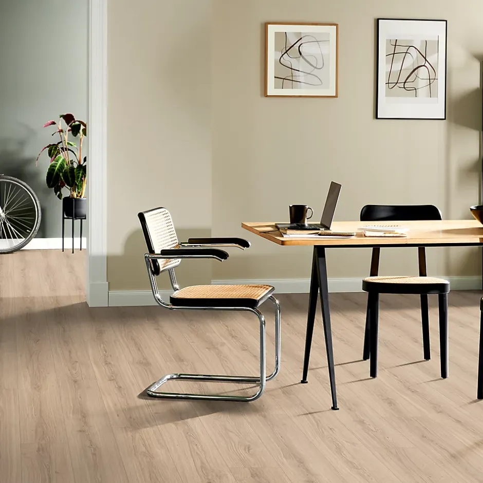 Sol stratifié Portsmouth, passage intense AC5, effet bois brut naturel brun L.129,2 x l.19,3cm x ép.8mm, résistant à l'eau- Sale