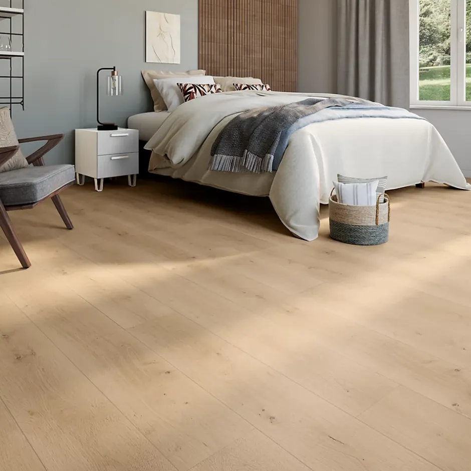 Sol stratifié Randolph , passage intense AC5, effet chêne blond, L.129,2 cm x l.19,3 cm x ép.8 mm-GoodHome Sale